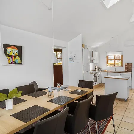 Dom wakacyjny Lovely In With Kitchen